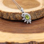 گردنبند زبرجد الماس تراش نقره زنانه طرح ارغوان - Image 3