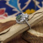 انگشتر زمرد الماس تراش نقره زنانه طرح پردیس - Image 2