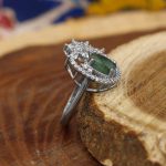 انگشتر زمرد الماس تراش نقره زنانه طرح پردیس - Image 3