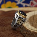 انگشتر یاقوت کبود الماس تراش نقره مردانه طرح ناصر - Image 3