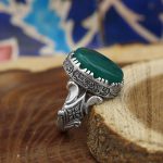 انگشتر عقیق سبز نقره مردانه طرح مقدس - Image 3