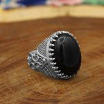 انگشتر عقیق مشکی نقره مردانه طرح شاهکار - Image 2