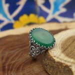 انگشتر عقیق سبز نقره مردانه طرح اخشان - Image 3