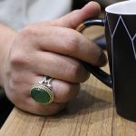 انگشتر عقیق سبز نقره مردانه طرح بردبار - Image 5