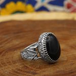 انگشتر عقیق مشکی نقره مردانه طرح سینا - Image 3