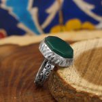 انگشتر عقیق سبز نقره مردانه دست ساز طرح بهمن + حرز امام جواد (ع) - Image 2