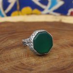 انگشتر عقیق سبز نقره مردانه دست ساز طرح بهمن + حرز امام جواد (ع) - Image 3