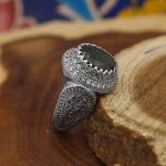 انگشتر زمرد الماس تراش نقره مردانه طرح مهراب - Image 2