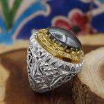 انگشتر دست ساز حدید صینی فاخر ایرانی آرش با مخراجکاری 16 قطعه برلیان + حکاکی - Image 3