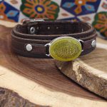 دستبند شرف الشمس نقره چرم طبیعی قهوه ای دو لایه طرح موعود + حرز امام جواد (ع) + آیت الکرسی + حکاکی شرف الشمس - Image 2