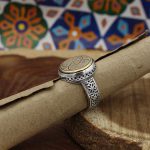 انگشتر حرز امام جواد (ع) نقره مردانه و زنانه طرح دایره ای آیت الکرسی + تربت امام حسین (ع) - Image 3