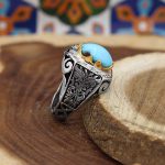 انگشتر فیروزه نیشابوری نقره دست ساز مردانه طرح قلمکاری آراد - Image 2