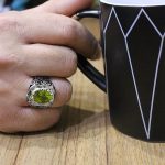 انگشتر زبرجد الماس تراش نقره مردانه دست ساز طرح قلمکاری حسبی الله + 4 قطعه برلیان - Image 4