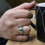 انگشتر زمرد الماس تراش نقره مردانه دست ساز طرح قلمکاری محمود - Image 4