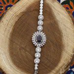 دستبند یاقوت کبود الماس تراش نقره زنانه طرح شبنم - Image 4