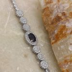 دستبند یاقوت کبود الماس تراش نقره زنانه طرح بهارک - Image 2