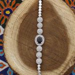 دستبند یاقوت کبود الماس تراش نقره زنانه طرح بهارک - Image 3