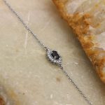 دستبند یاقوت کبود الماس تراش نقره زنانه طرح ژاله - Image 5