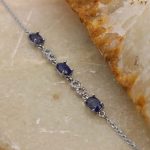 دستبند یاقوت کبود الماس تراش نقره زنانه طرح نازگل - Image 3