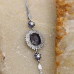 دستبند یاقوت کبود الماس تراش نقره زنانه طرح پریسا - Image 2