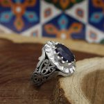 انگشتر یاقوت کبود الماس تراش نقره مردانه دست ساز طرح کیارش - Image 2