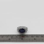 انگشتر یاقوت کبود الماس تراش نقره مردانه طرح تیرداد - Image 4