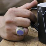 انگشتر عقیق کبود یمنی نقره مردانه طرح آمده ام ای شاه - Image 4