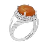 انگشتر عقیق سرخ یمنی نقره زنانه طرح سلطنتی